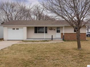 104 1st St, Murdock, NE 68407