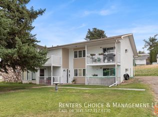 733 1st St SW #4, Medicine Hat, AB T1A 3Z5