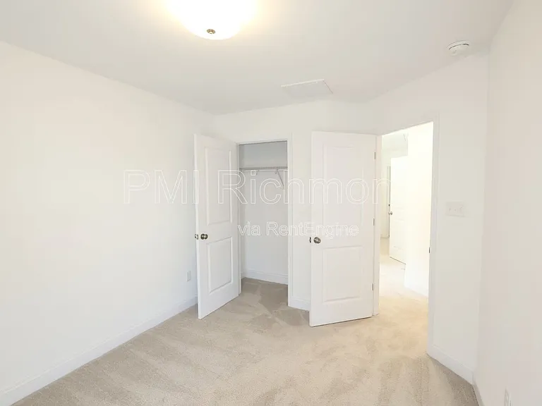 425 Randolph View Dr — Photo 36