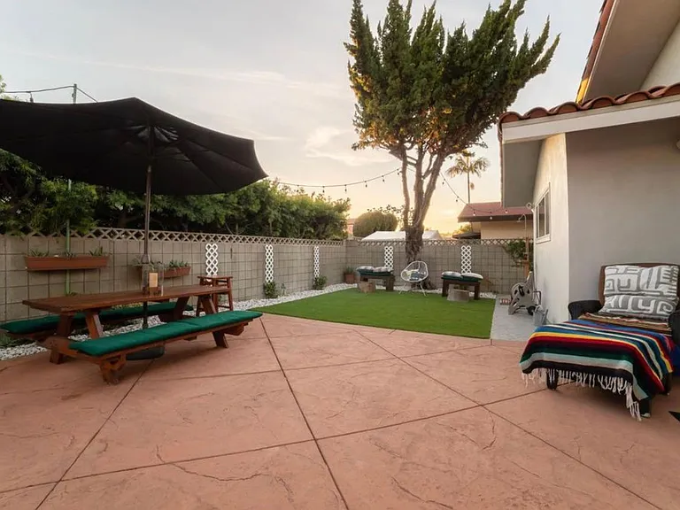 1530 Marine Ave — Photo 14