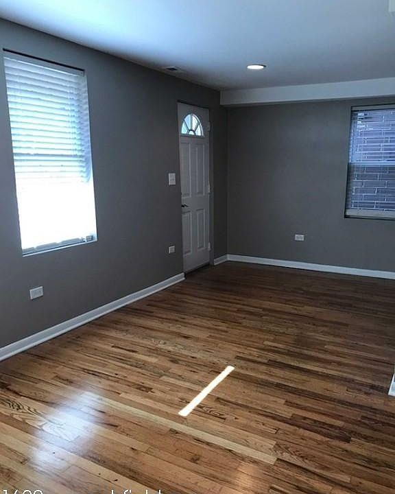 1st image of 1620 N Marshfield Ave #217