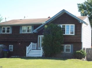 68 Glenville Rd, Edison, NJ 08817