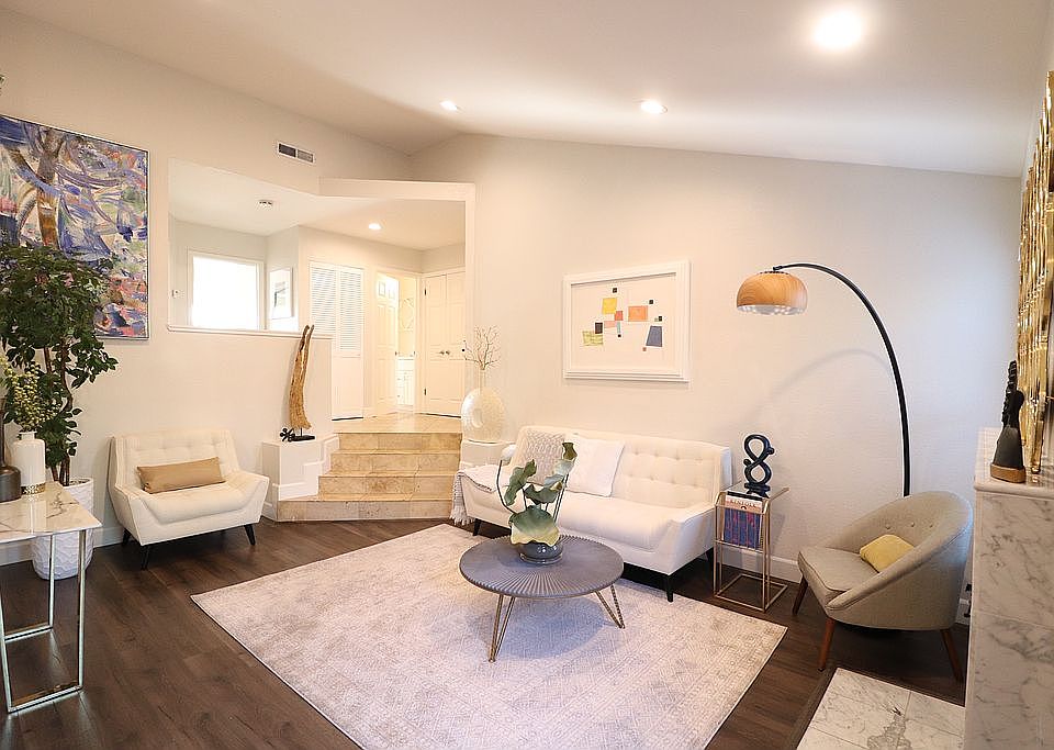 1st image of 611 La Maison Dr