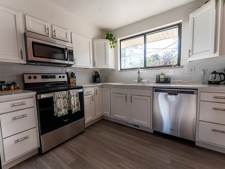 61 Newland St — Photo 3