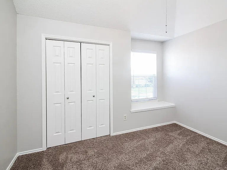 2326 Weatherby Dr — Photo 14