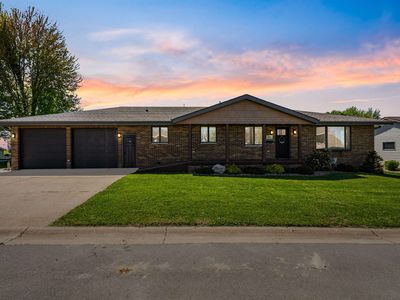 895 Parkview Dr, Holy Cross, IA, 52053