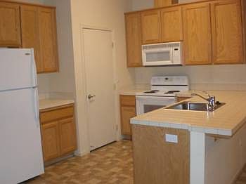 2nd image of 626 Pearl Pl