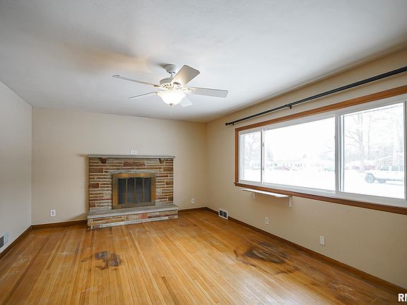 2nd image of 408 Wilshire Dr