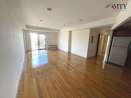 1st image of 58-28 44th Ave #7C