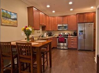 969 Perry St APT 418, Columbus, OH 43215