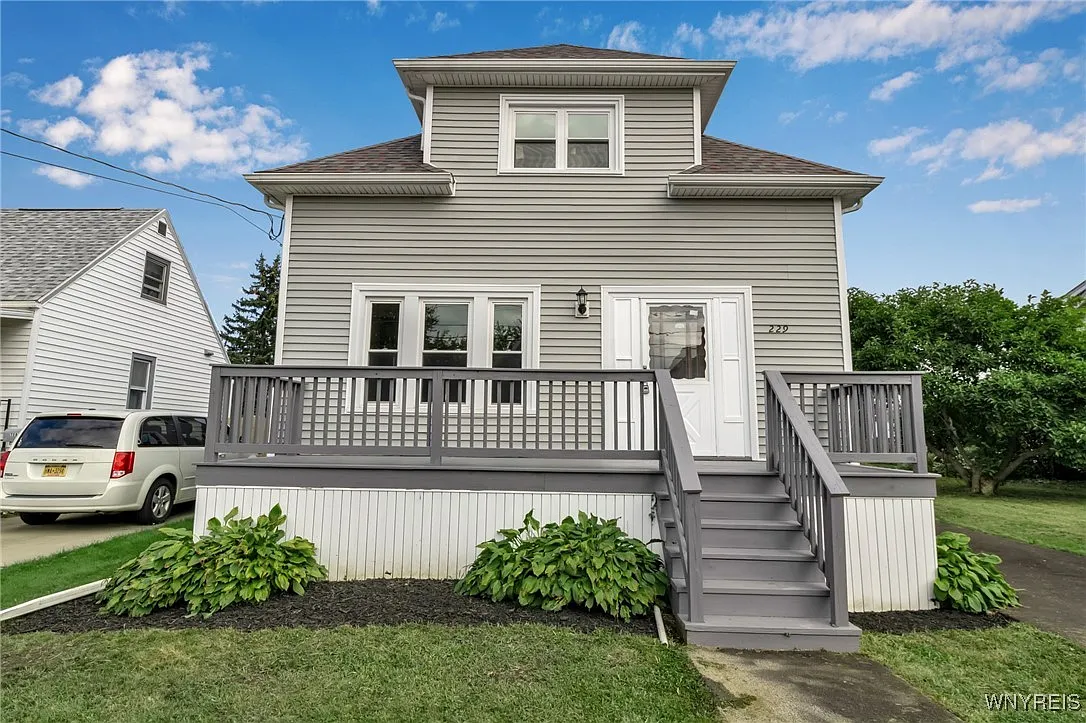 229 Halstead Ave photo 1