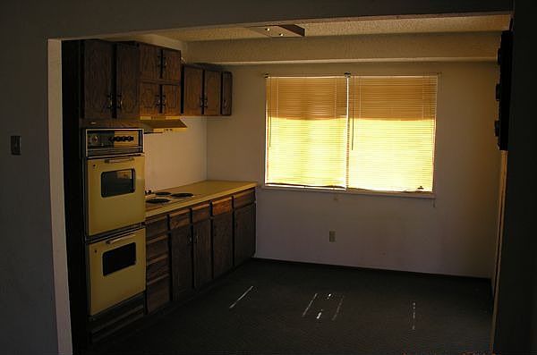 2nd image of 326 E 7th St