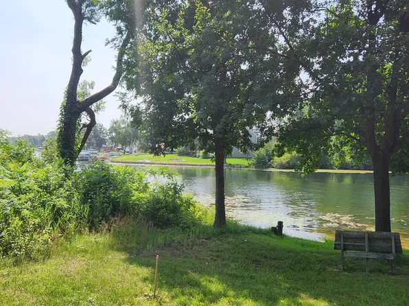 11227 Lake Rd, Stanwood, MI 49346