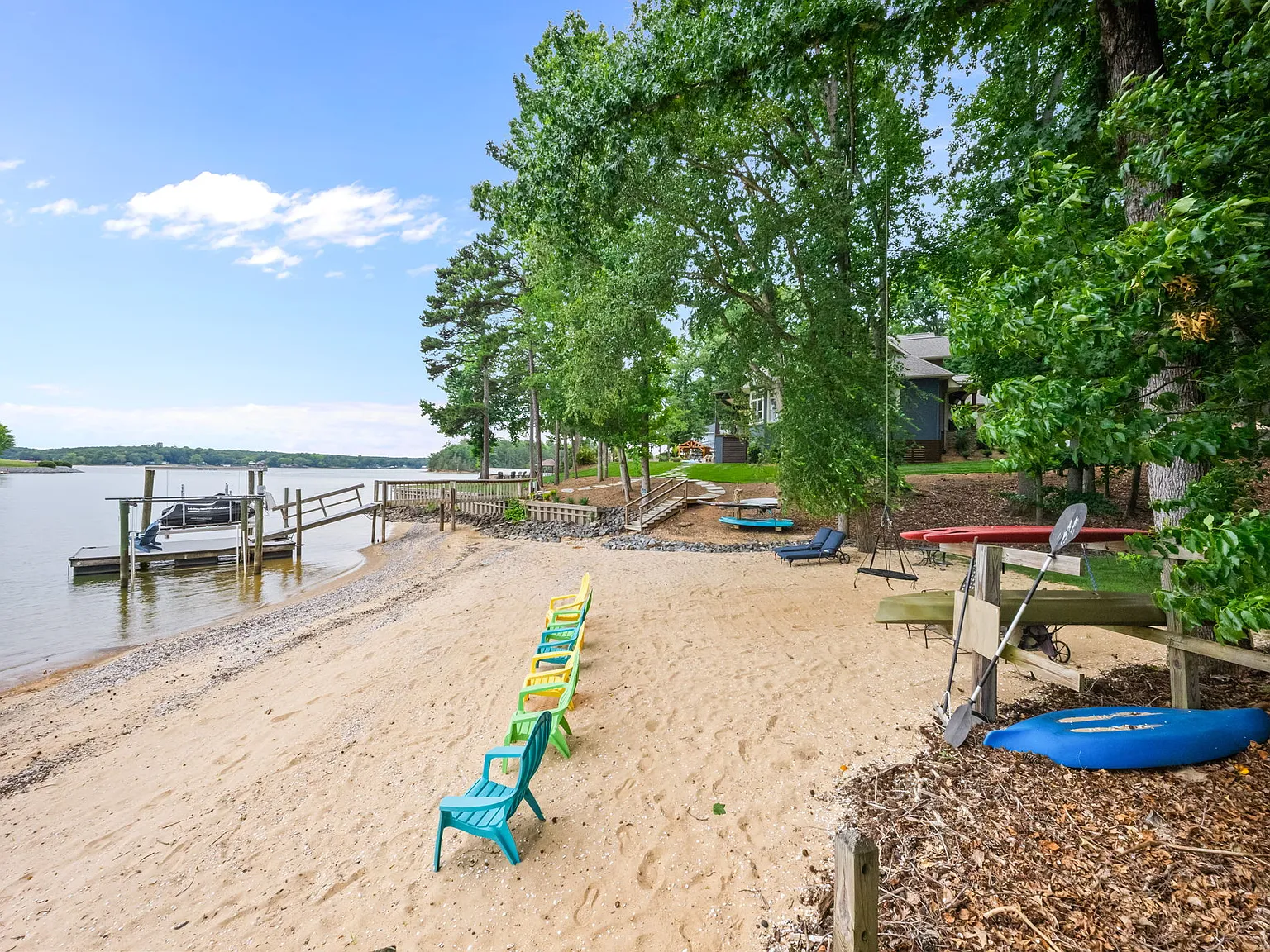4 bed, 3.5 bath, 4338 sqft, $17,500 — Photo 4