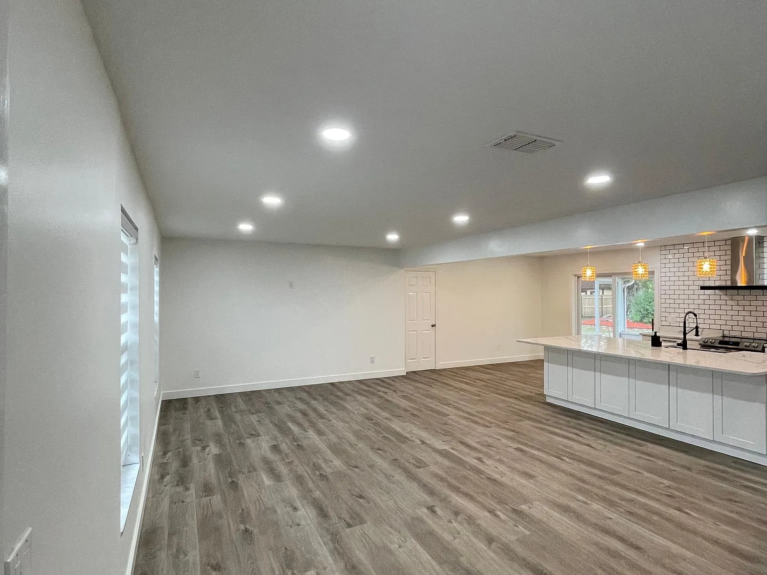 3 bed, 1316 sqft, $2,750 — Photo 2