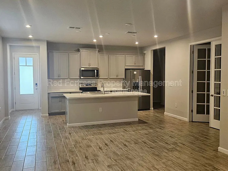 10333 Bonavie Cove Dr — Photo 8