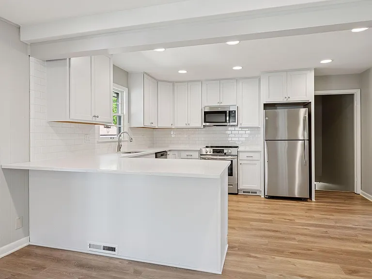 6416 Wilryan Ave — Photo 10