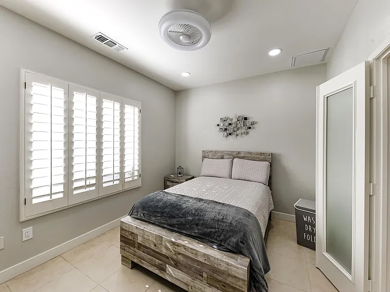 39676 Somerset Ave — Photo 4