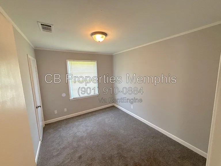 1190 Inman Cv — Photo 7