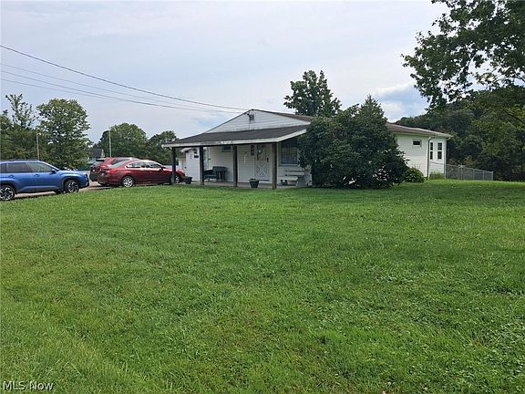 4th image of 413 New England Ridge Rd