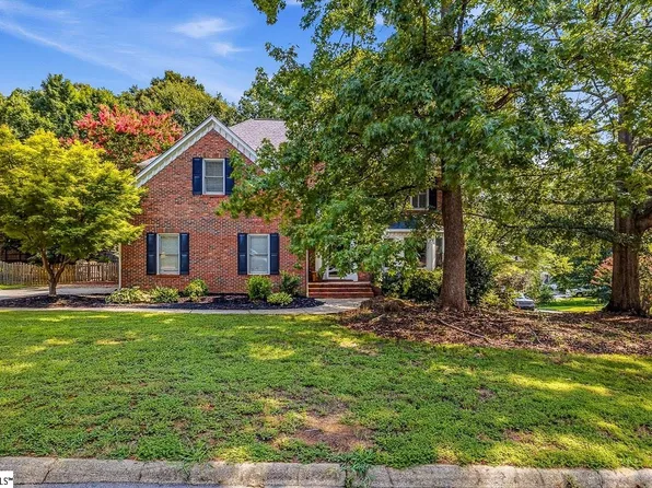 17 Misty Oaks Dr, Greer, SC 29651