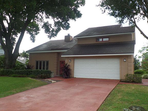 3rd image of 1414 Gleneagles Way