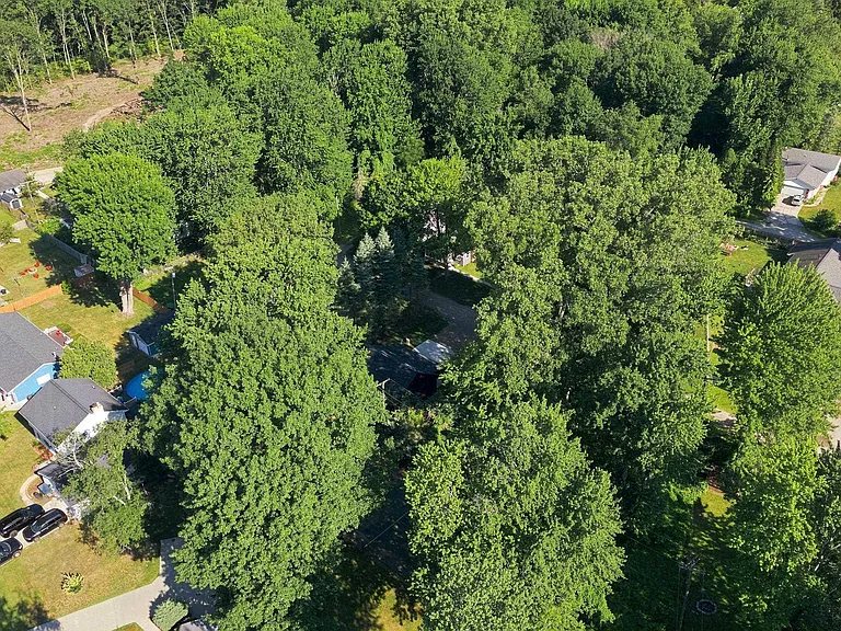 3117 Maplewood Dr — Photo 43