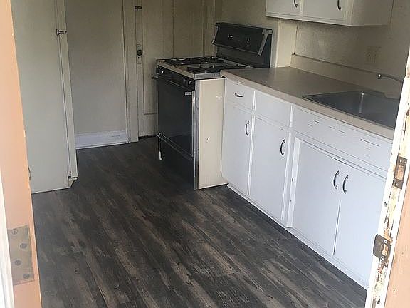 4th image of 349-351 E 19th Ave