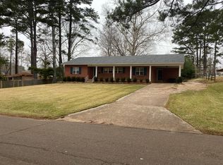 406 Hospital St, Philadelphia, MS 39350