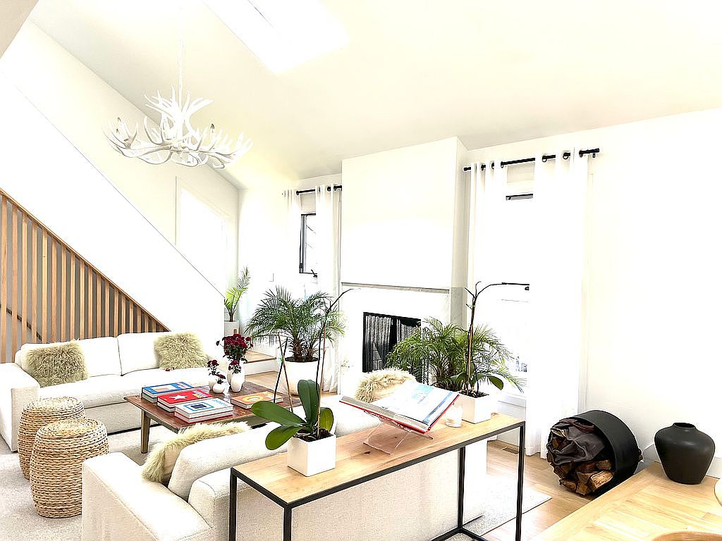 7 Wildflower Ln, East Hampton, NY 11937 | Zillow