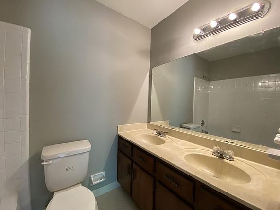 5th image of 3080 Wesley Ct