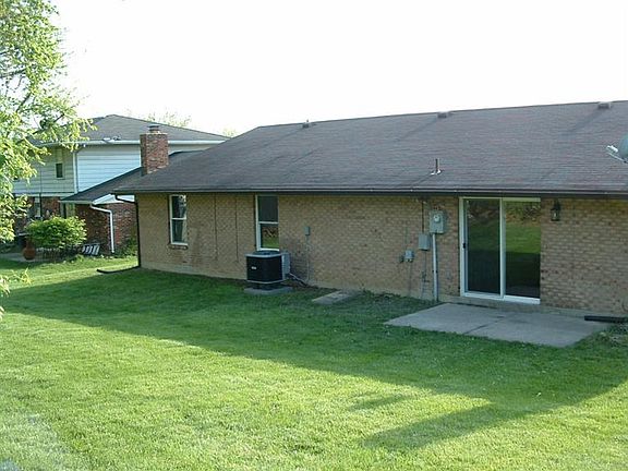 3rd image of 7630 Rainview Ct