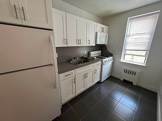 3rd image of 143-11 Barclay Ave #4H