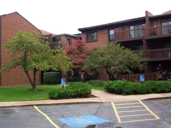 2929 Sunnyside Dr #(303a), Rockford, IL 61114