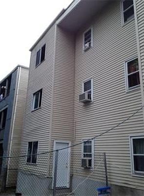 108 Essex St by Jeffrey Bowen 781-201-9488 5