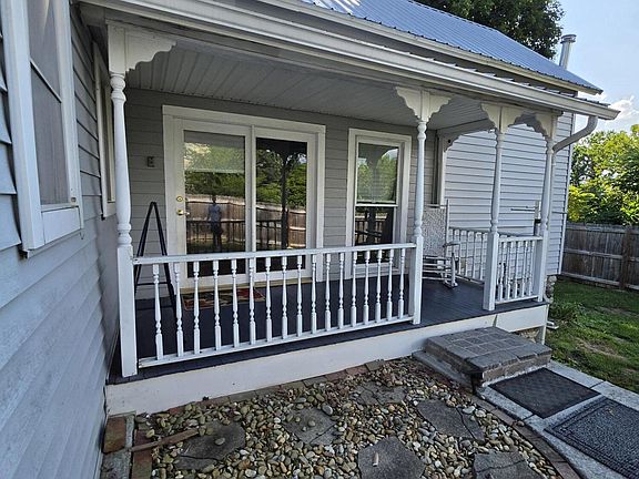 2nd image of 702 Clinton St
