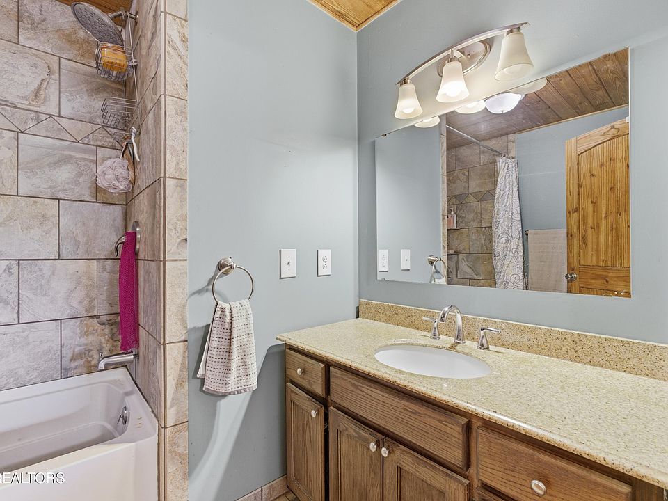16th image of 1705 Eagle Furnace Rd