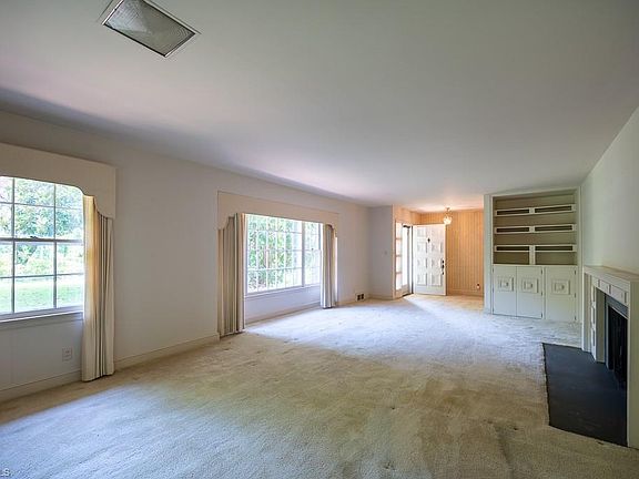 4th image of 3818 Sandalwood Ln