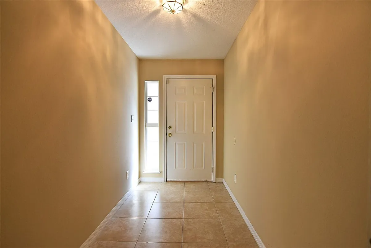 Building Photo - 1066 Dolphin Dr