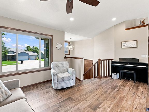 2nd image of 5201 S Culbert Ave