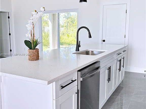 5th image of 842 Giorgio Ave S