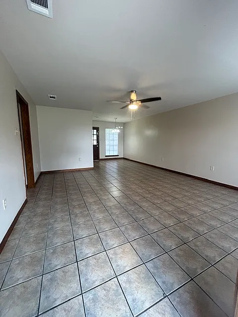 2 bed, 1100 sqft, $1,200 — Photo 3