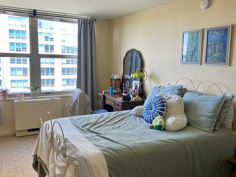 525 W Hawthorne Pl #2104 — Photo 11