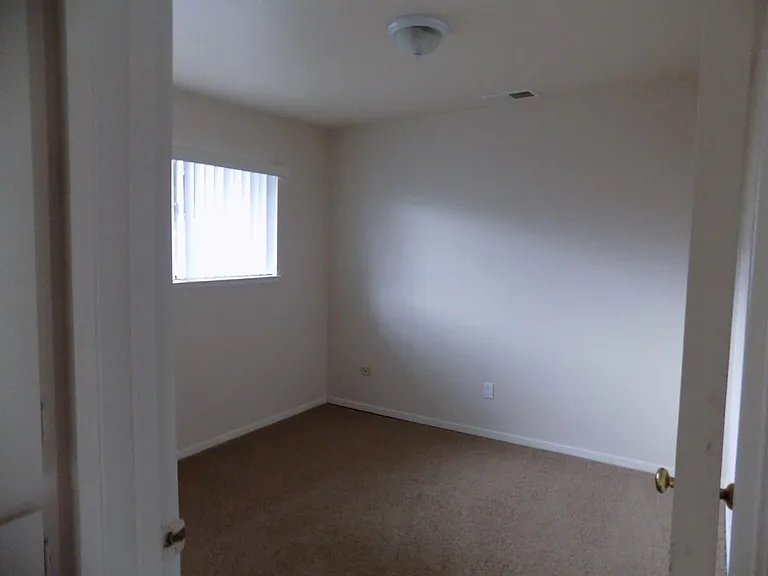 498 Hintz Ave — Photo 30