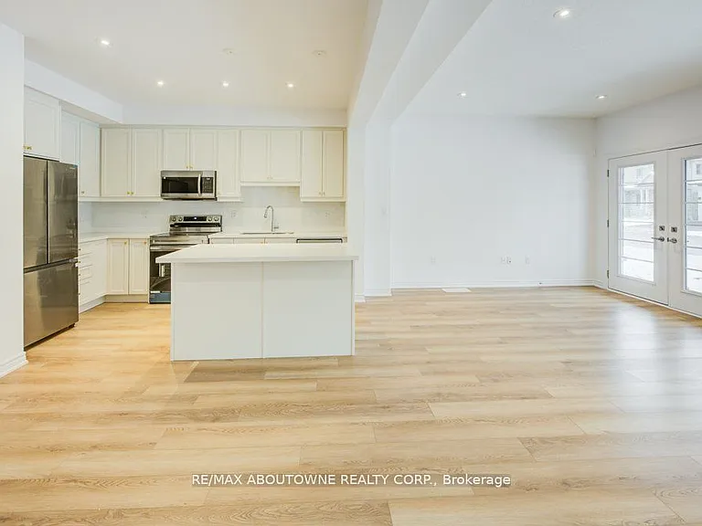 120 Court Dr #85 — Photo 18