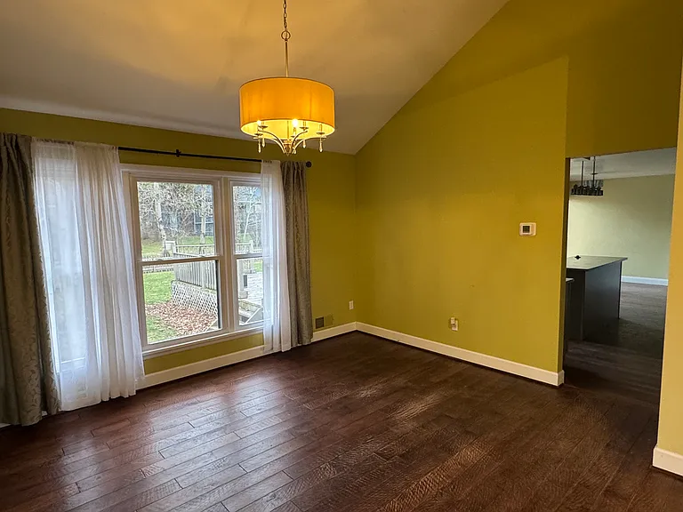51 Stonington Dr — Photo 4