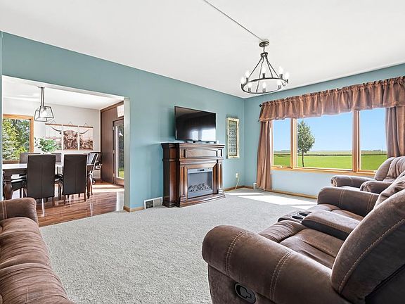 5th image of 1683 390th St