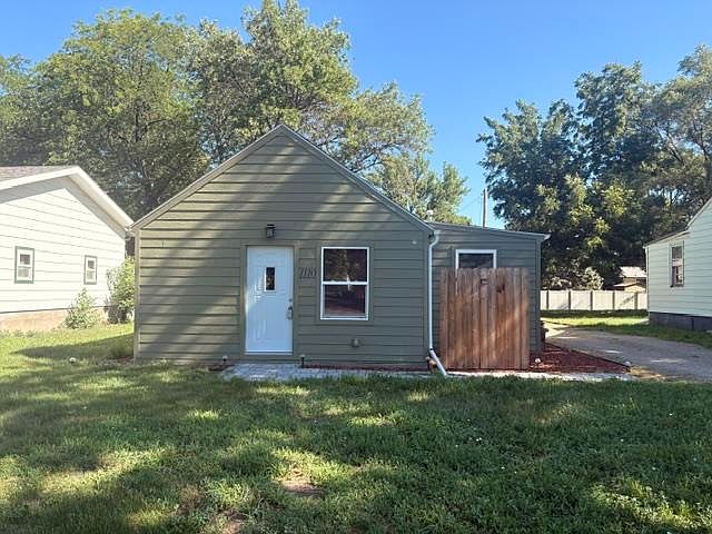 1st image of 1110 E 13th St