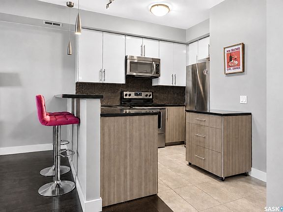 2nd image of 2255 ANGUS Street #202