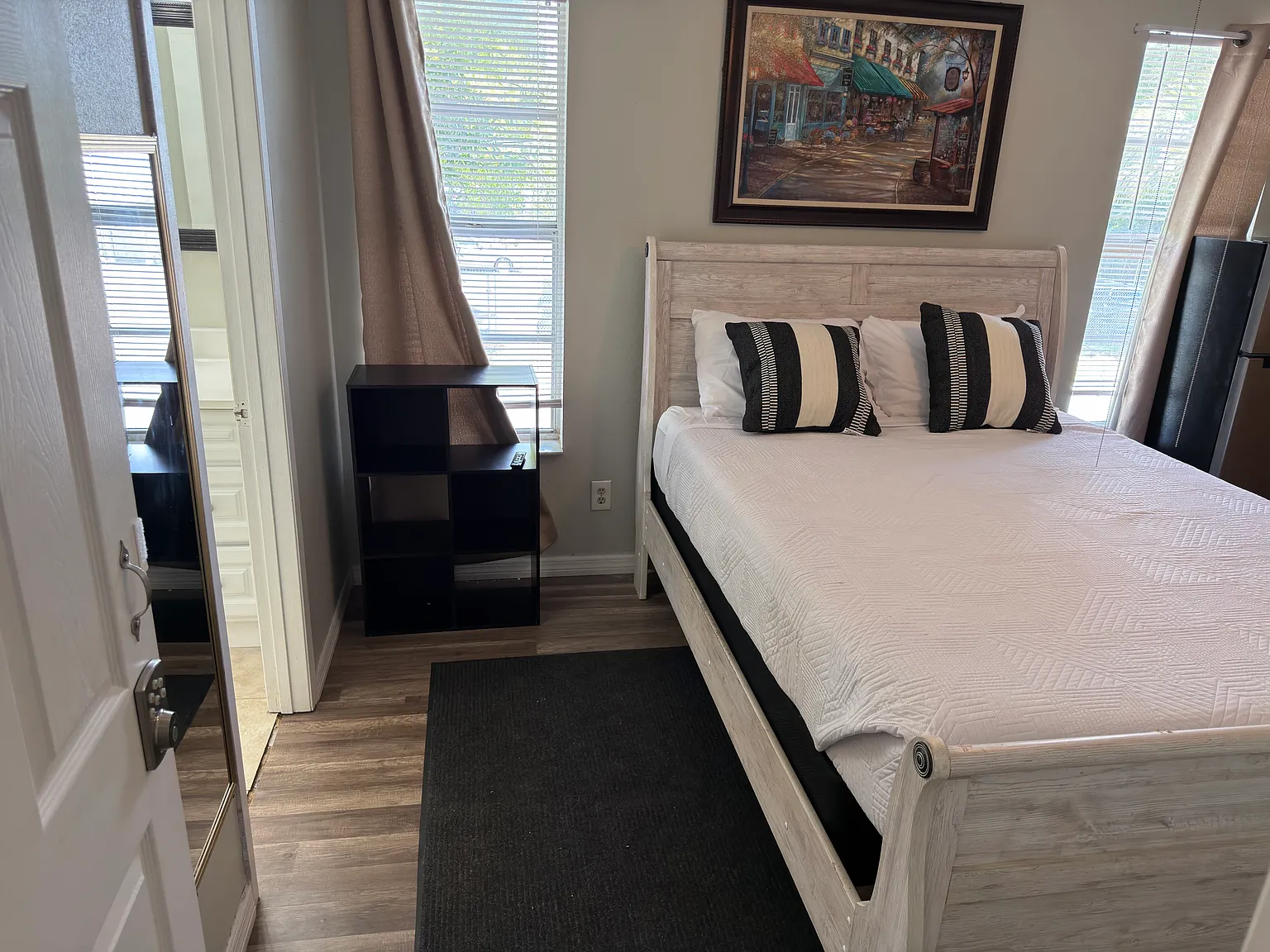 6 bed, 1798 sqft, $1,200 — Photo 3